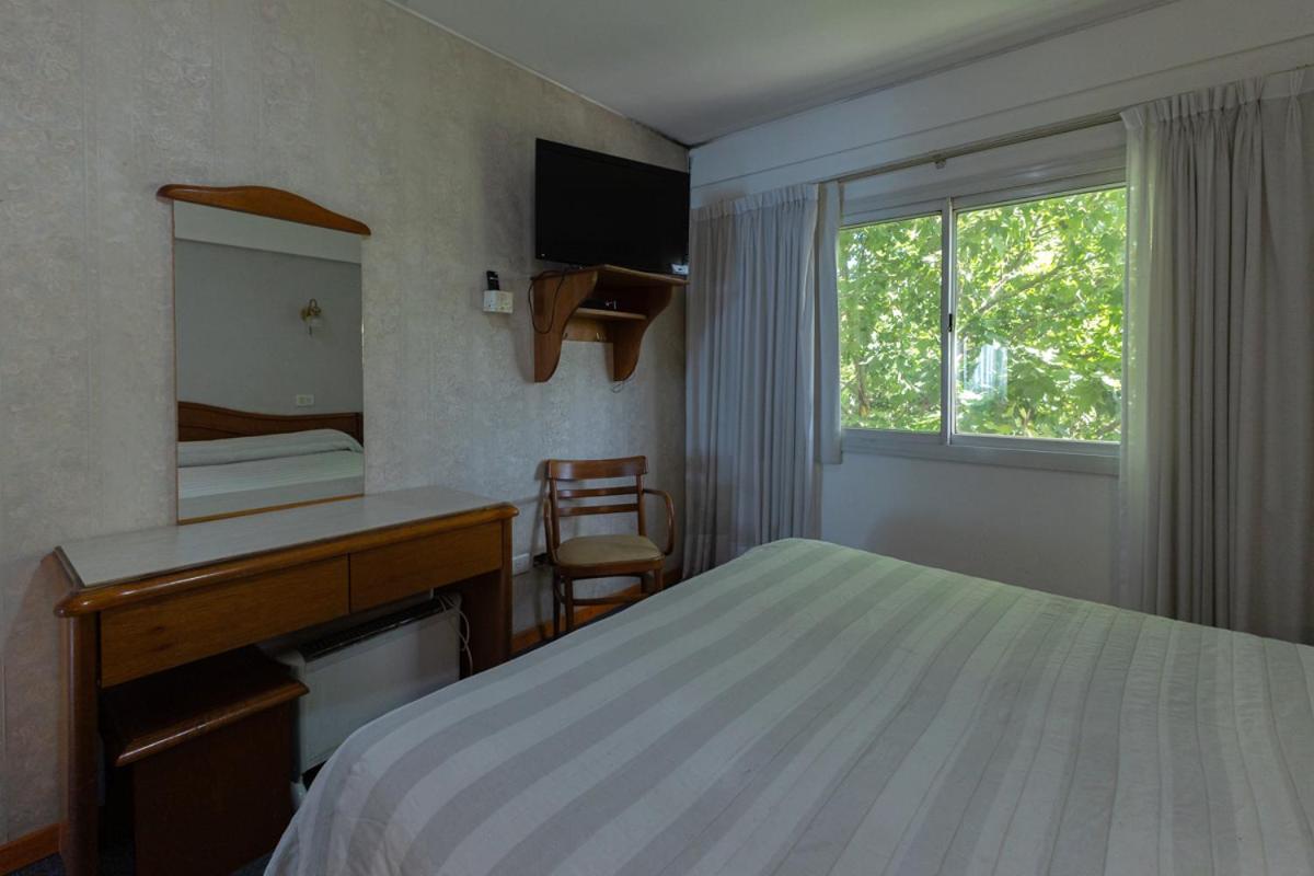 Hotel Luey Buenos Aires Luaran gambar